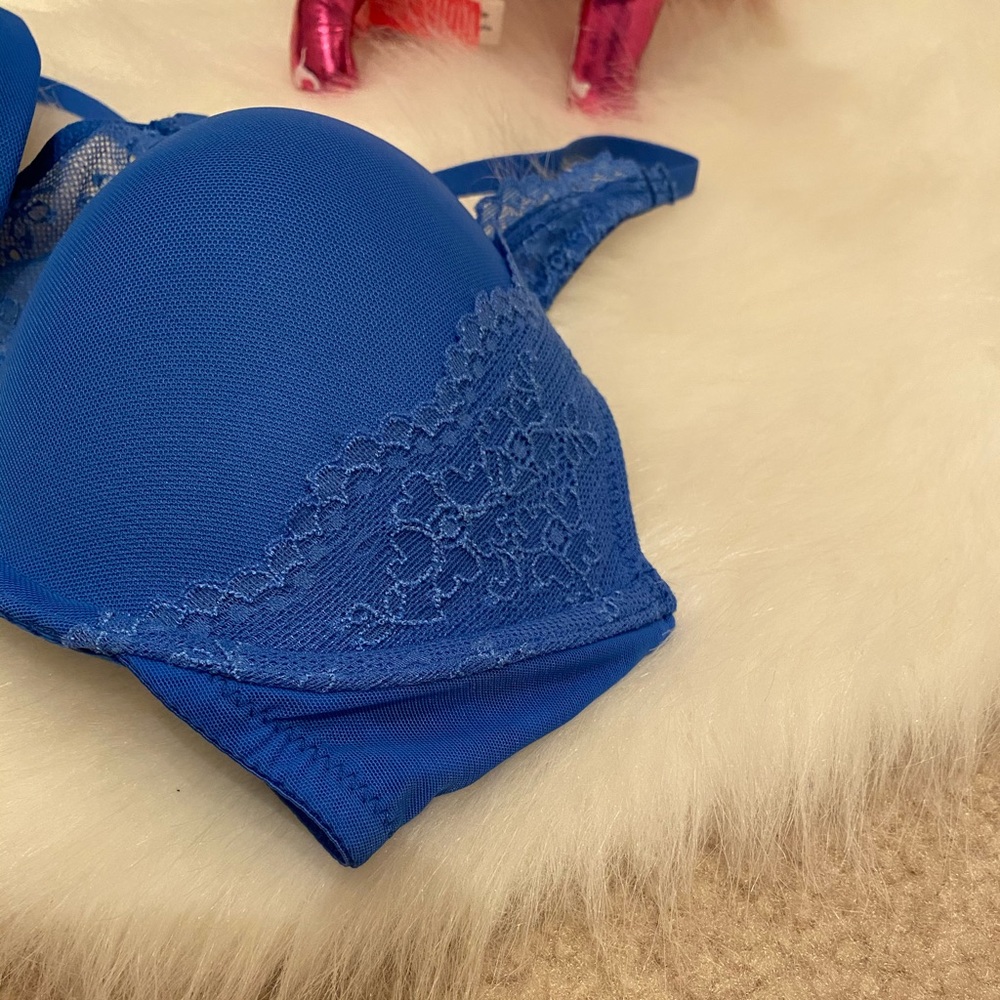 NWT 💙 Gilly Hicks lace racerback push up bra 34C - Picture 4 of 4